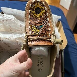 American Darling Hand Painted Size 8